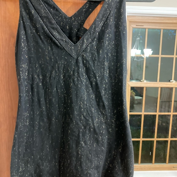 Women’s top - Picture 1 of 3